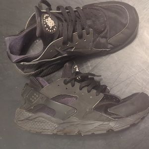 Nike Air Hurache Triple Black Size 11